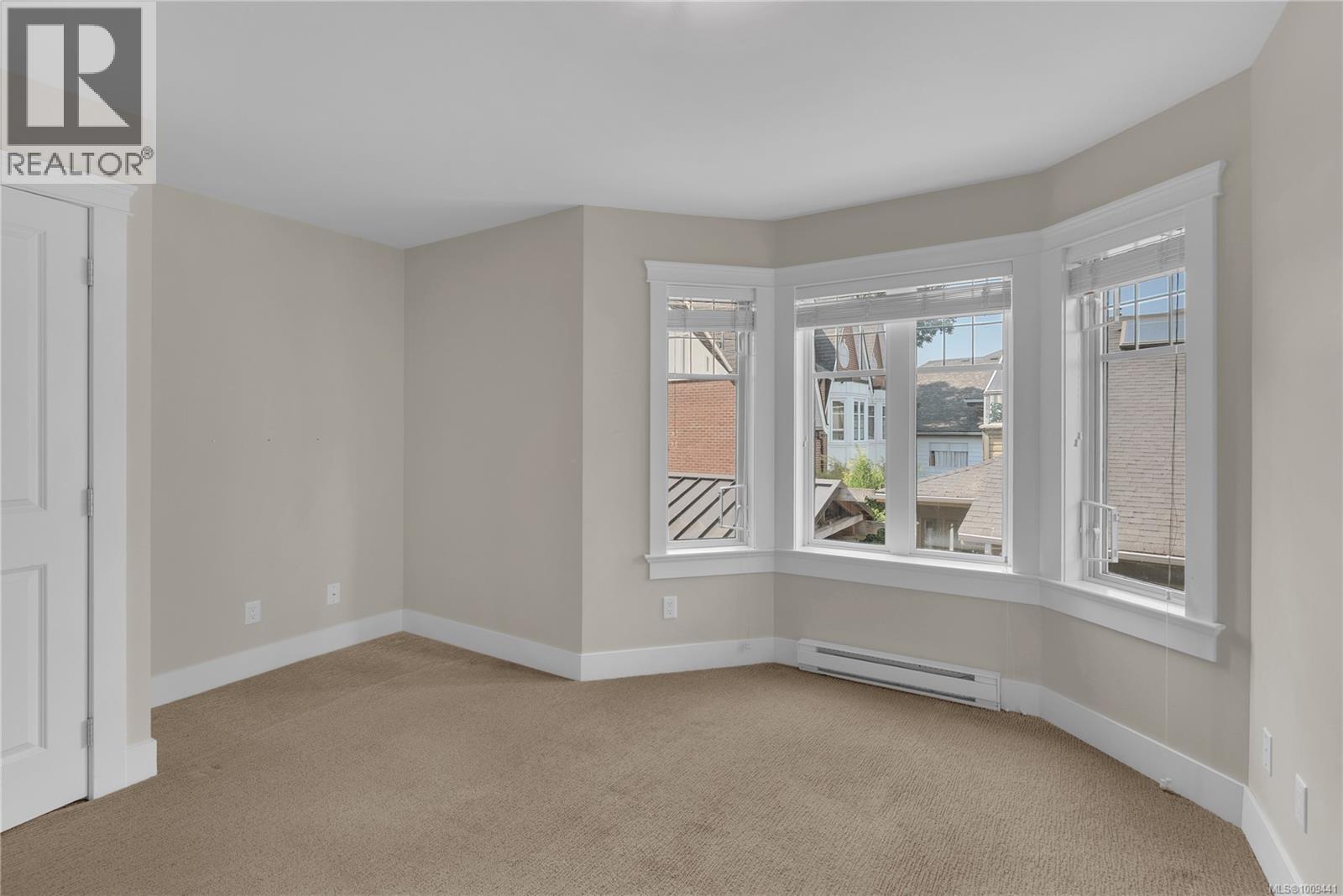 Photo 19 of 17 675 Superior St, Victoria BC