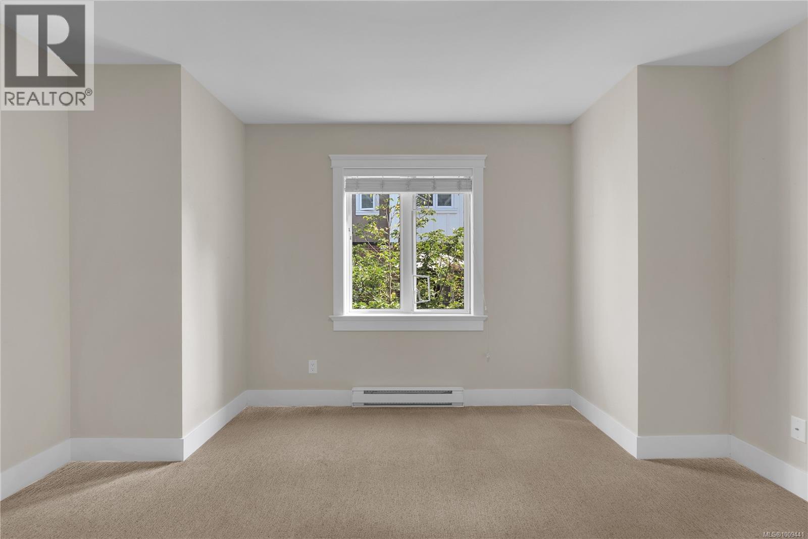 Photo 20 of 17 675 Superior St, Victoria BC