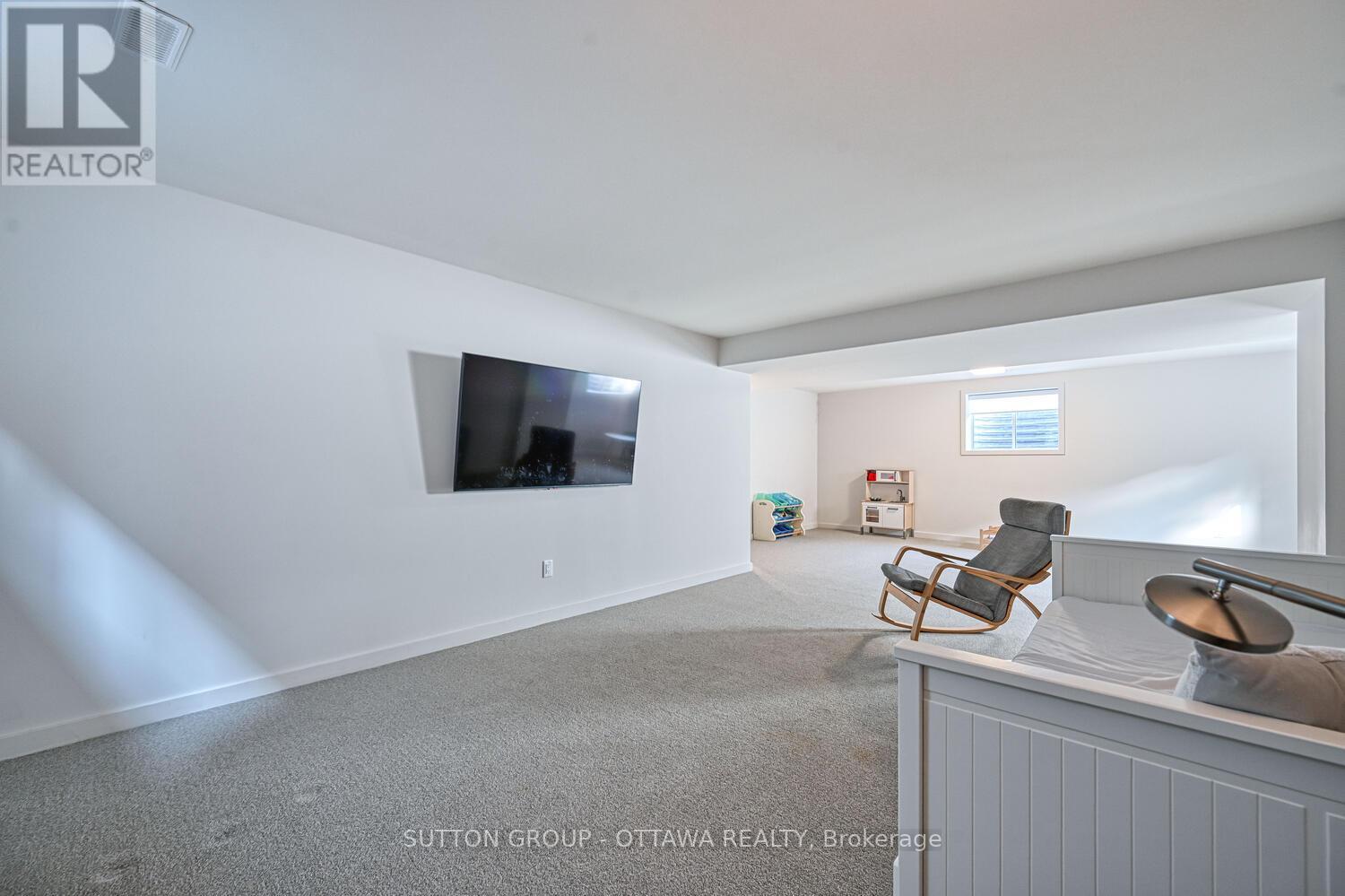 Photo 41 of 732 Wooler Place, Ottawa ON