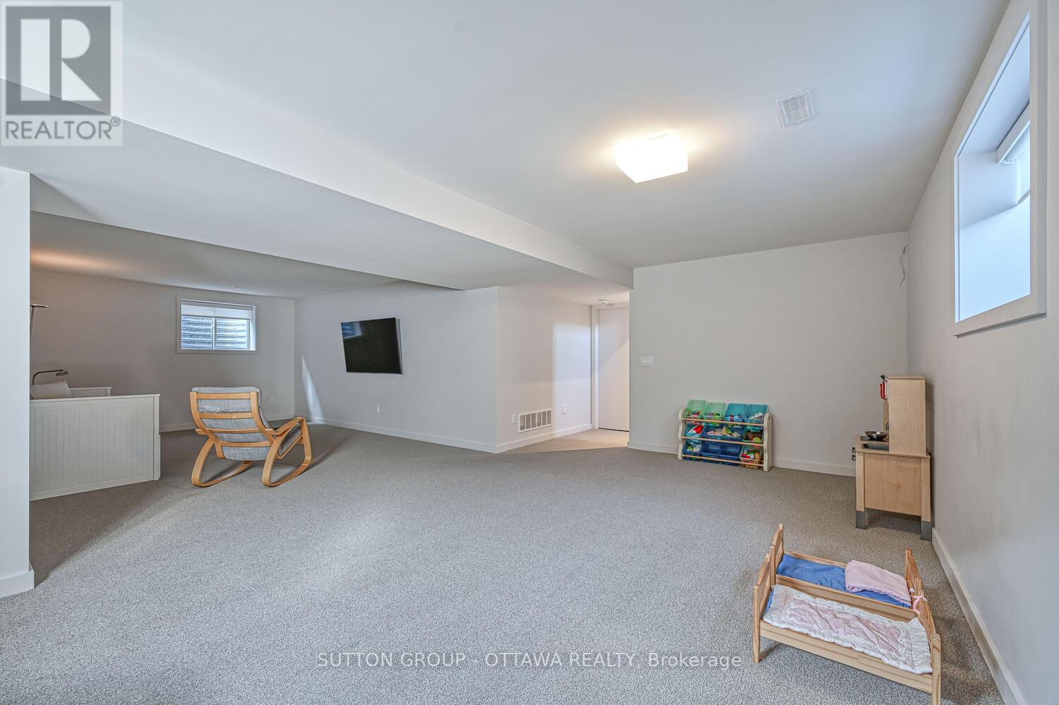 Photo 43 of 732 Wooler Place, Ottawa ON