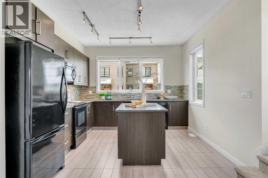 Photo 10 of 534 Walden Circle Se, Calgary AB