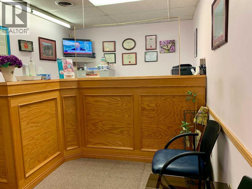 Office for Sale in    Avenue NW Mount Pleasant Calgary 