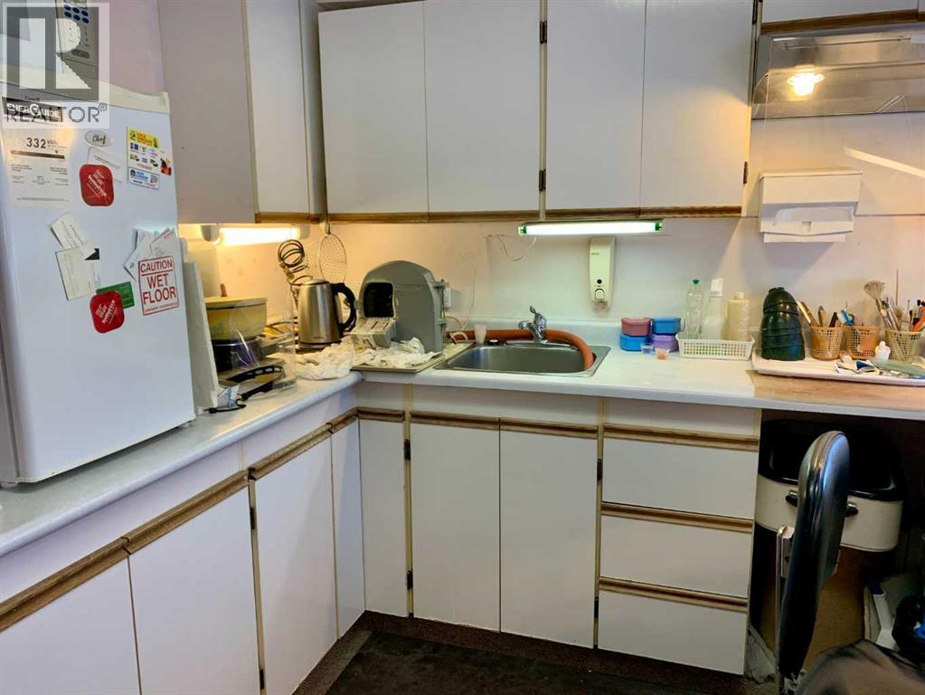 Office for Sale in    Avenue NW Mount Pleasant Calgary 