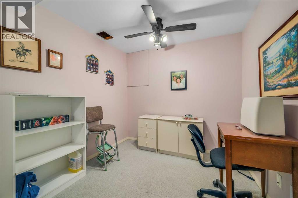 Photo 23 of 4 10910 Bonaventure Drive, Calgary AB