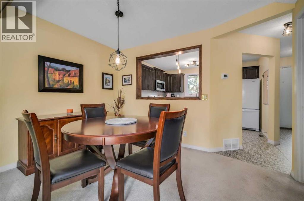 Photo 6 of 4 10910 Bonaventure Drive, Calgary AB
