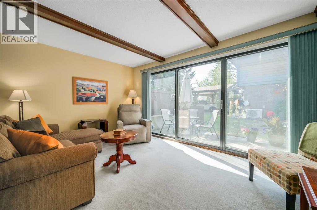 Photo 8 of 4 10910 Bonaventure Drive, Calgary AB