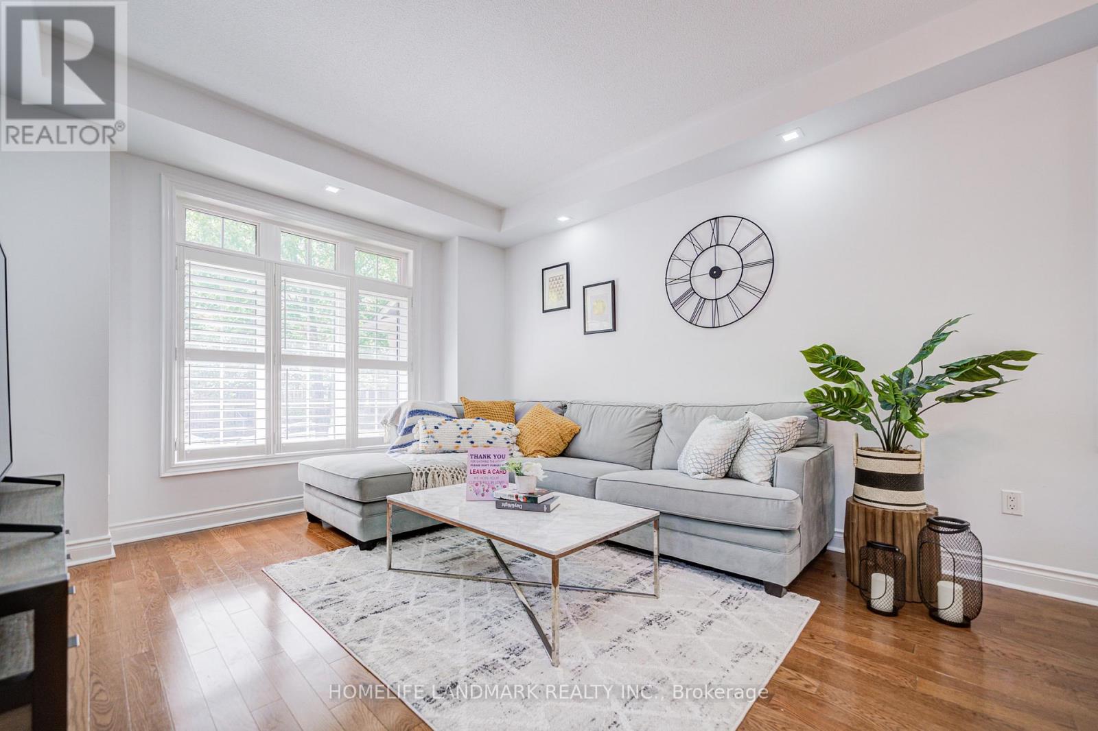Photo 10 of 14 West Normandy Drive, Markham ON