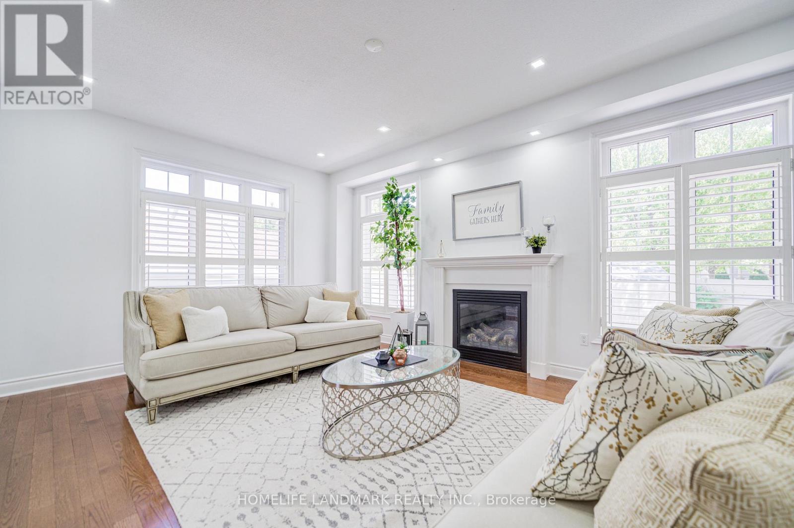 Photo 14 of 14 West Normandy Drive, Markham ON
