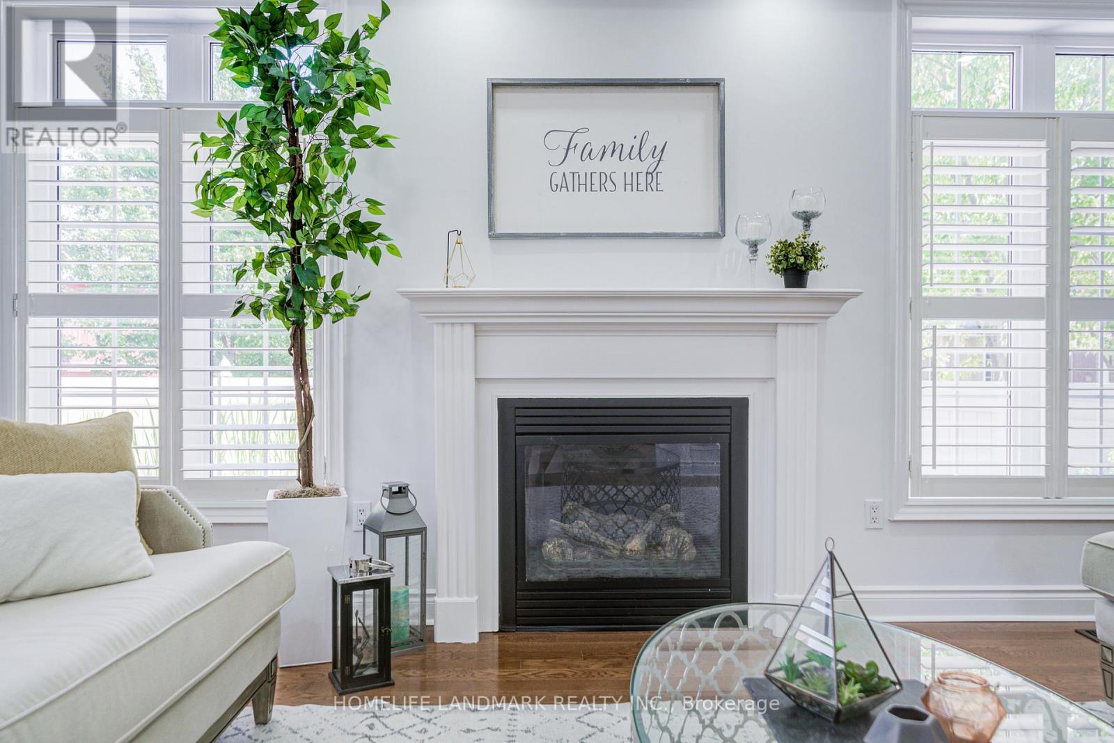 Photo 15 of 14 West Normandy Drive, Markham ON