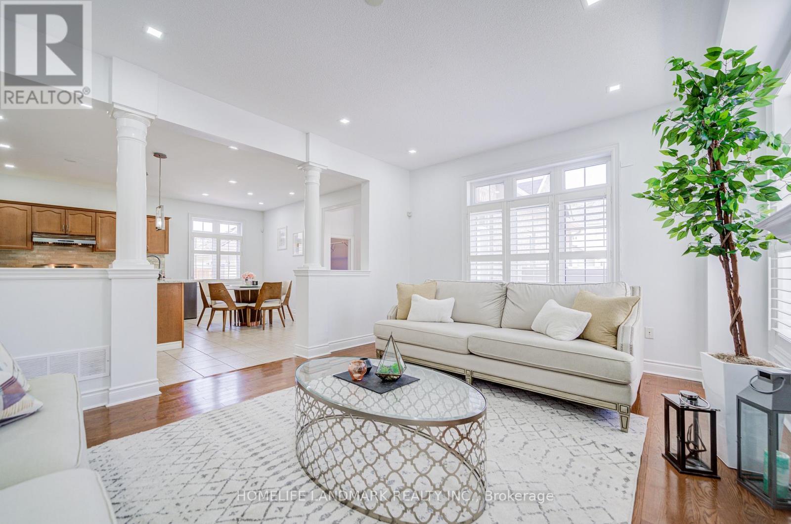 Photo 16 of 14 West Normandy Drive, Markham ON