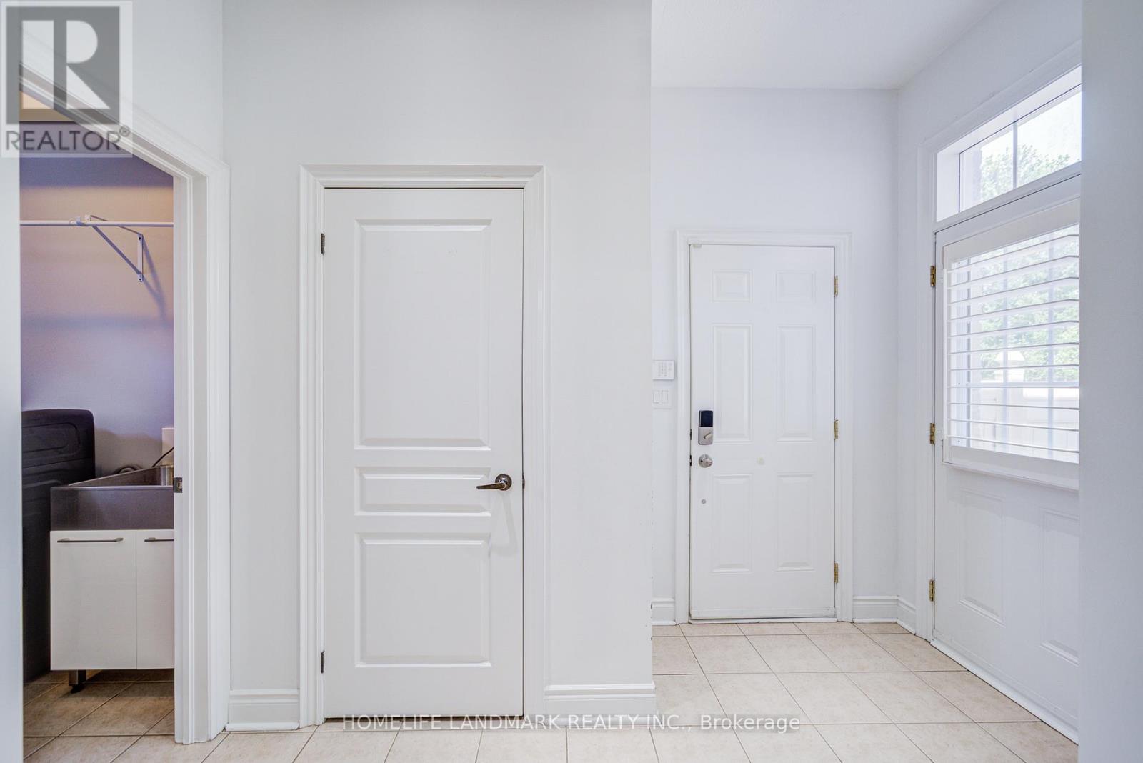 Photo 21 of 14 West Normandy Drive, Markham ON