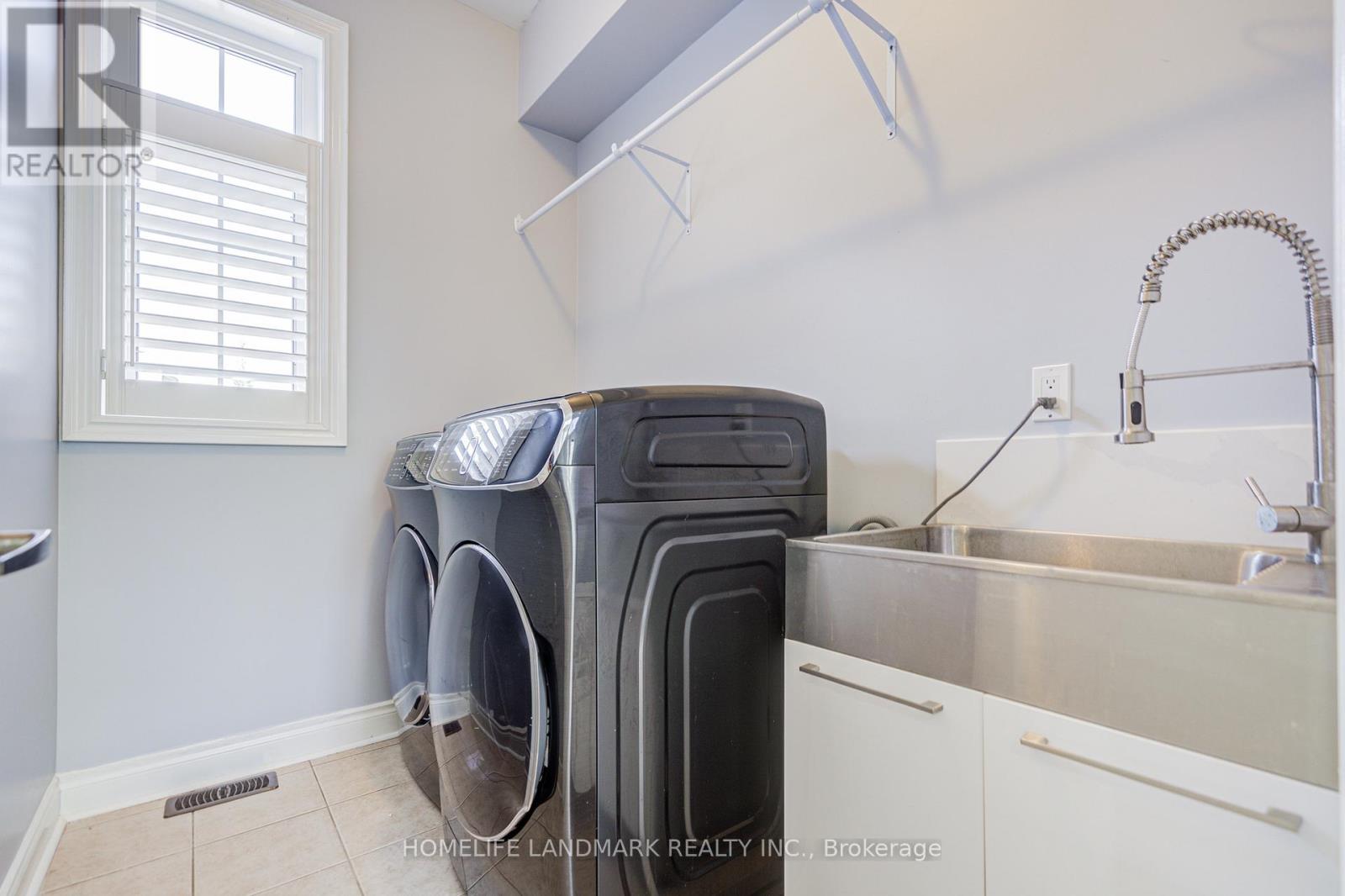 Photo 22 of 14 West Normandy Drive, Markham ON