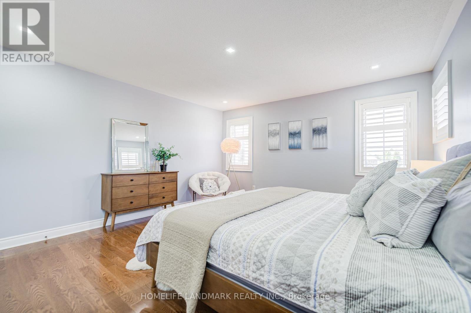 Photo 28 of 14 West Normandy Drive, Markham ON
