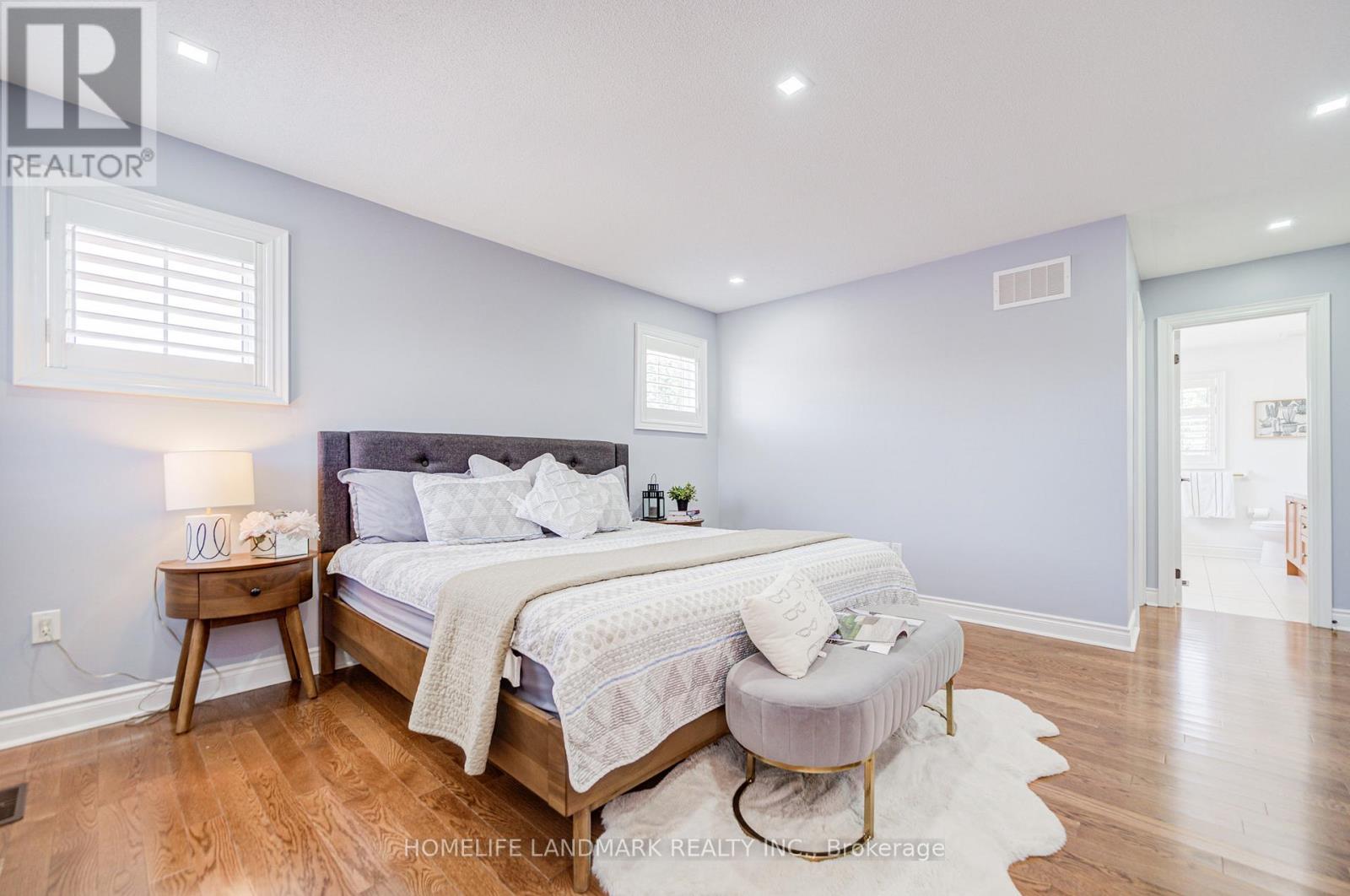 Photo 29 of 14 West Normandy Drive, Markham ON