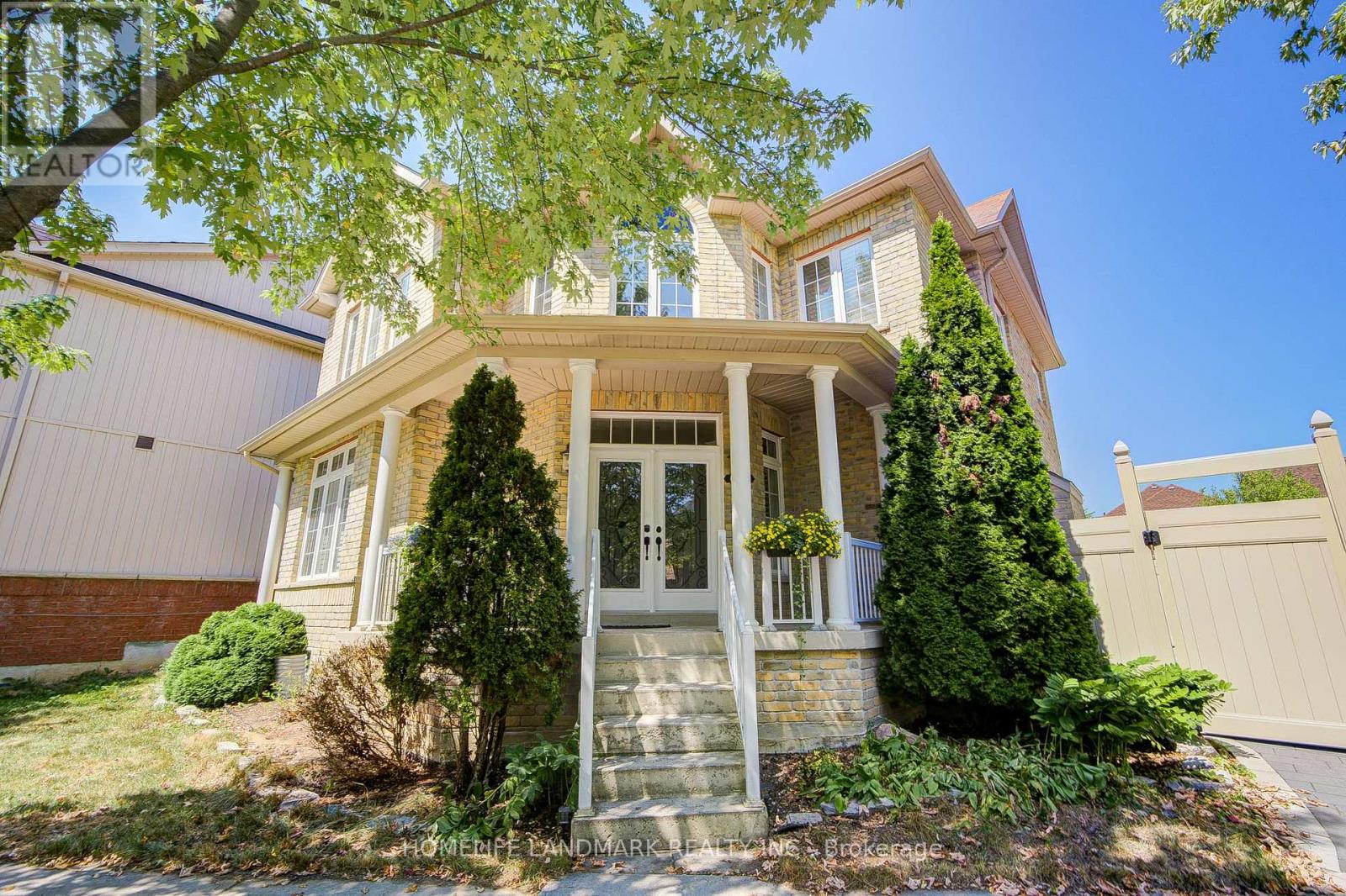 Photo 3 of 14 West Normandy Drive, Markham ON
