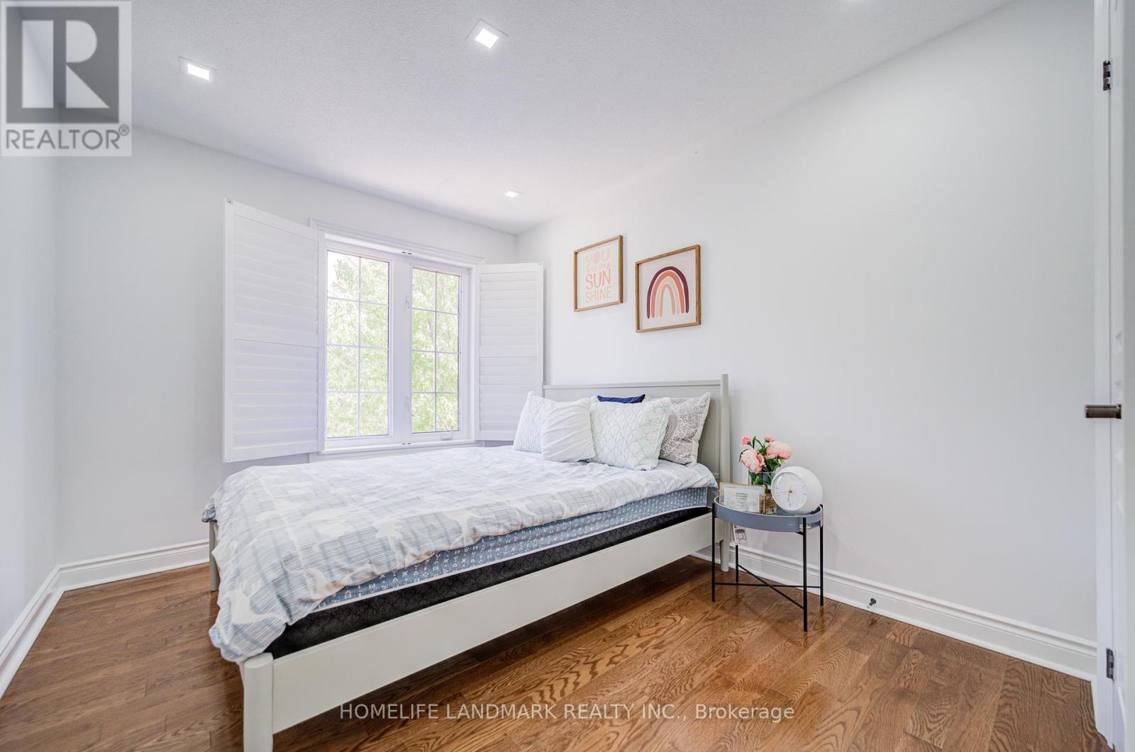 Photo 33 of 14 West Normandy Drive, Markham ON