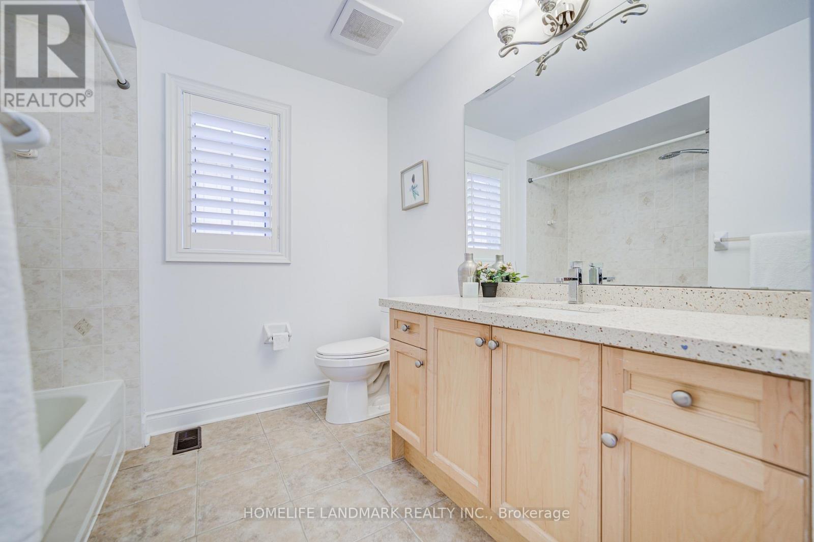 Photo 36 of 14 West Normandy Drive, Markham ON