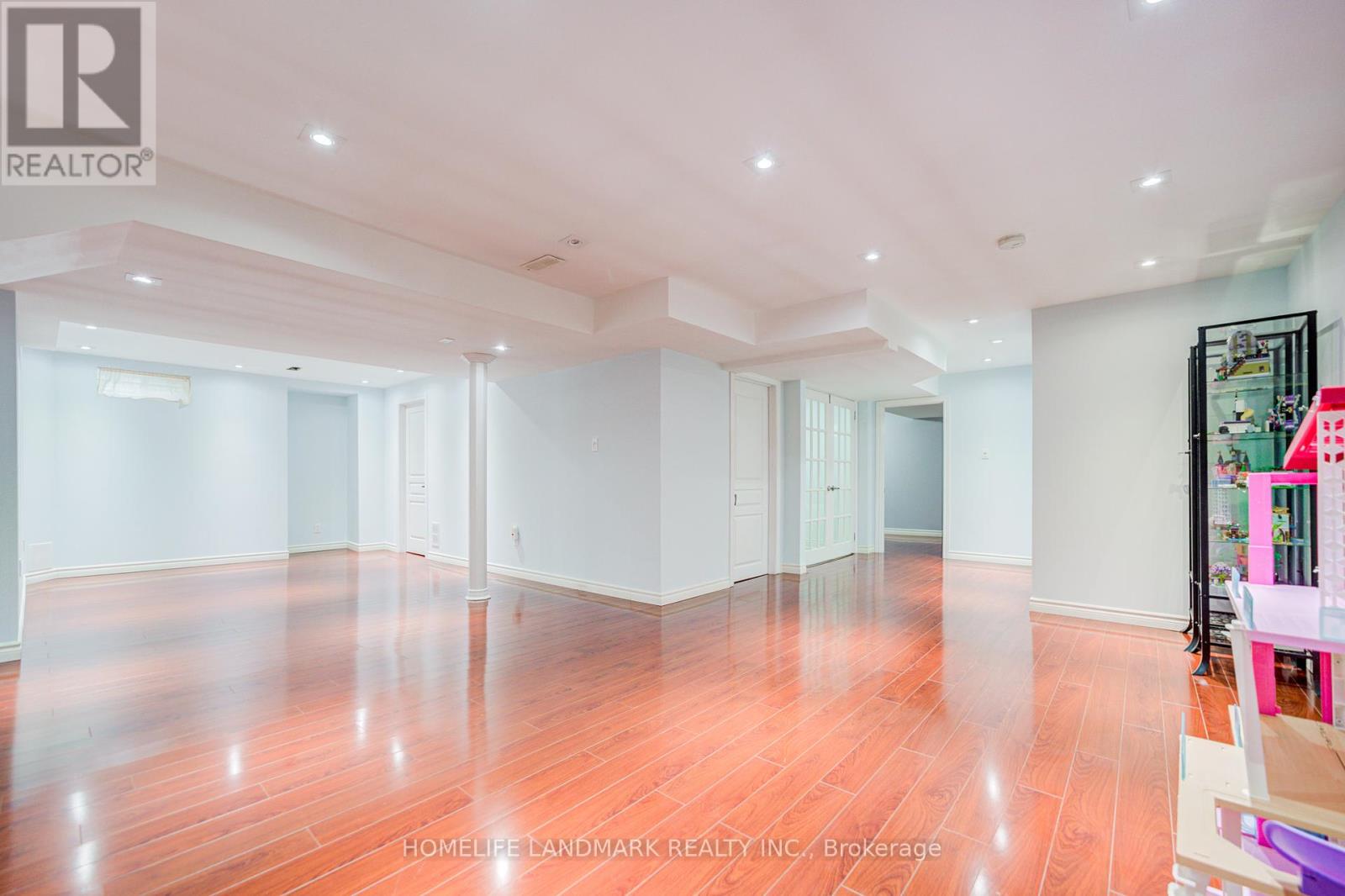Photo 39 of 14 West Normandy Drive, Markham ON