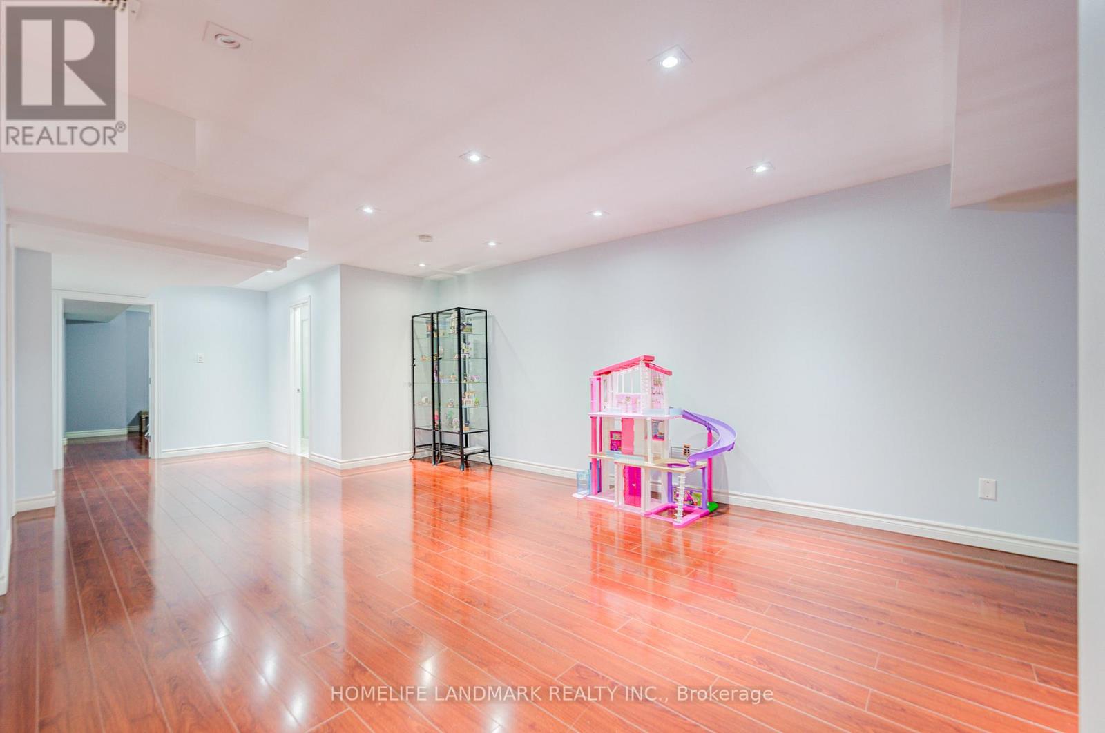 Photo 40 of 14 West Normandy Drive, Markham ON