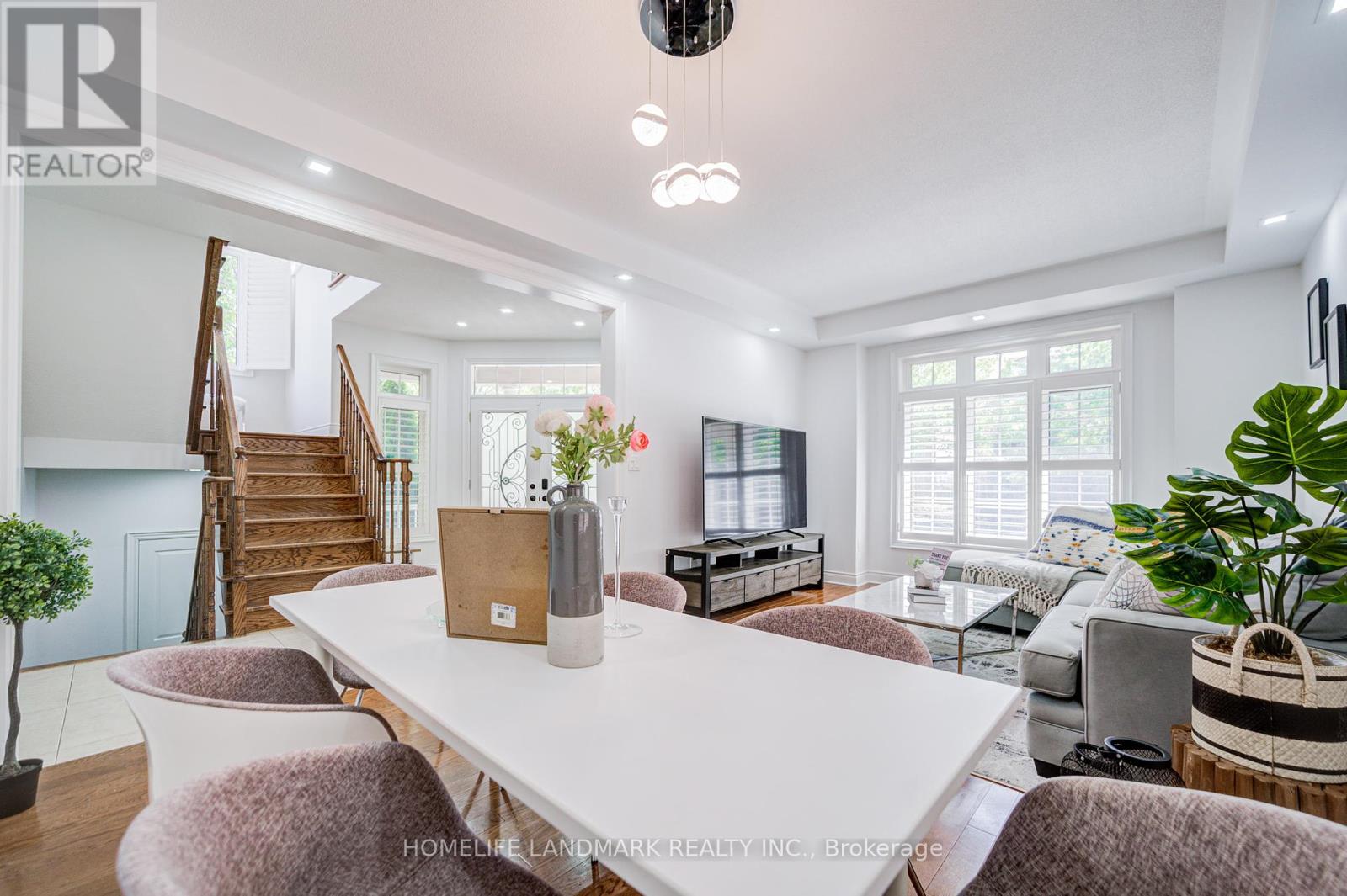 Photo 9 of 14 West Normandy Drive, Markham ON