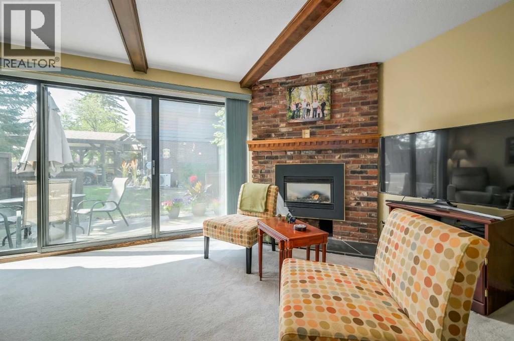 Photo 9 of 4 10910 Bonaventure Drive, Calgary AB