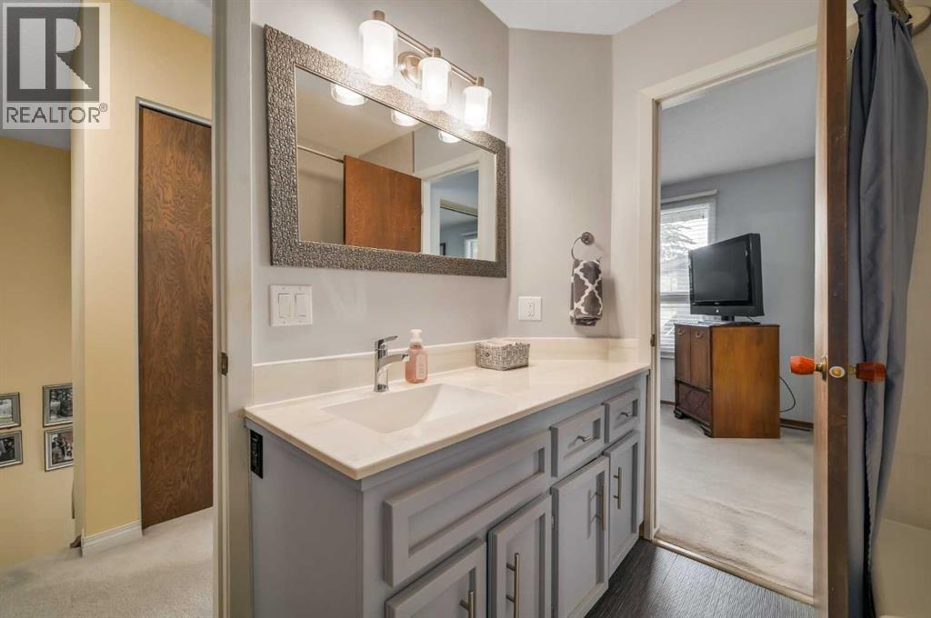 Photo 16 of 4 10910 Bonaventure Drive, Calgary AB