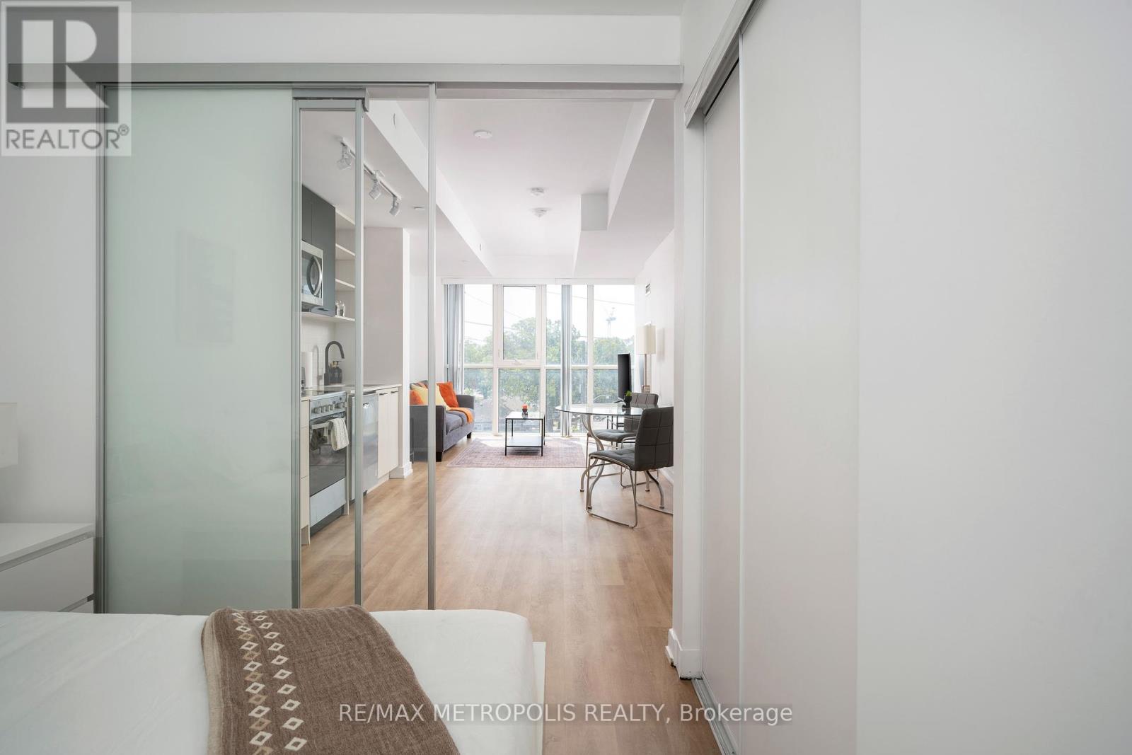 Photo 12 of 407 2300 St Clair Avenue W, Toronto ON