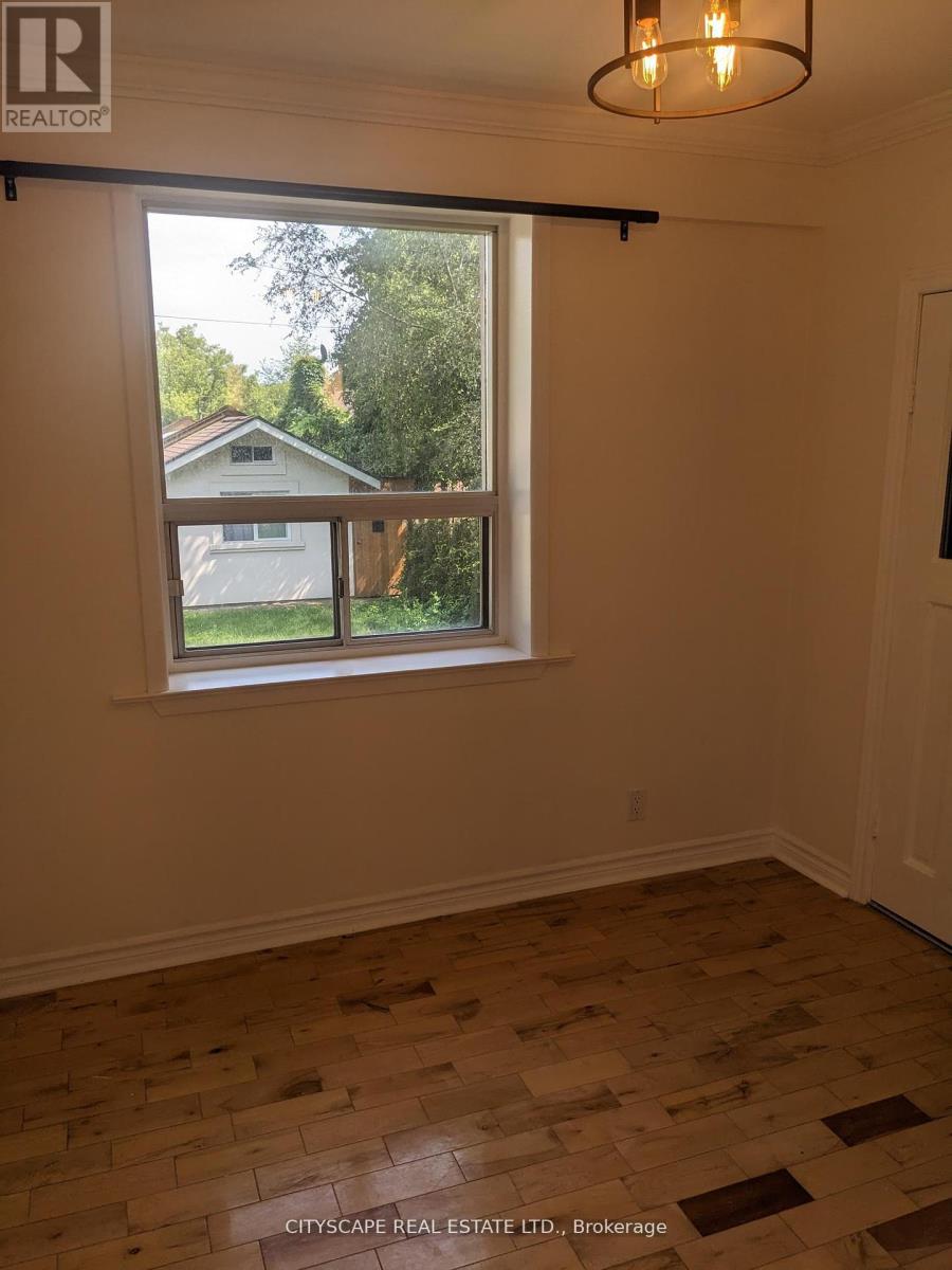 Photo 10 of Main 1345 St James Avenue, Mississauga ON