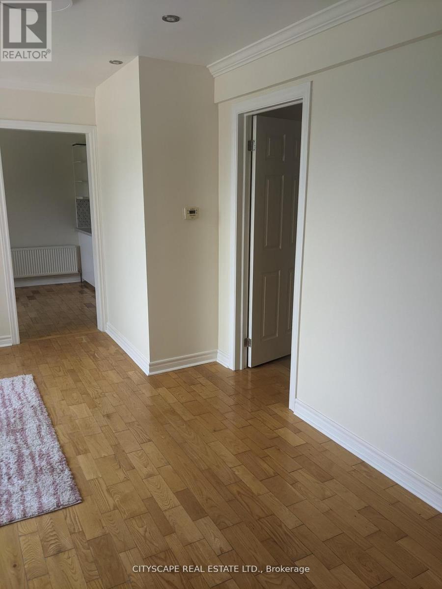 Photo 2 of Main 1345 St James Avenue, Mississauga ON