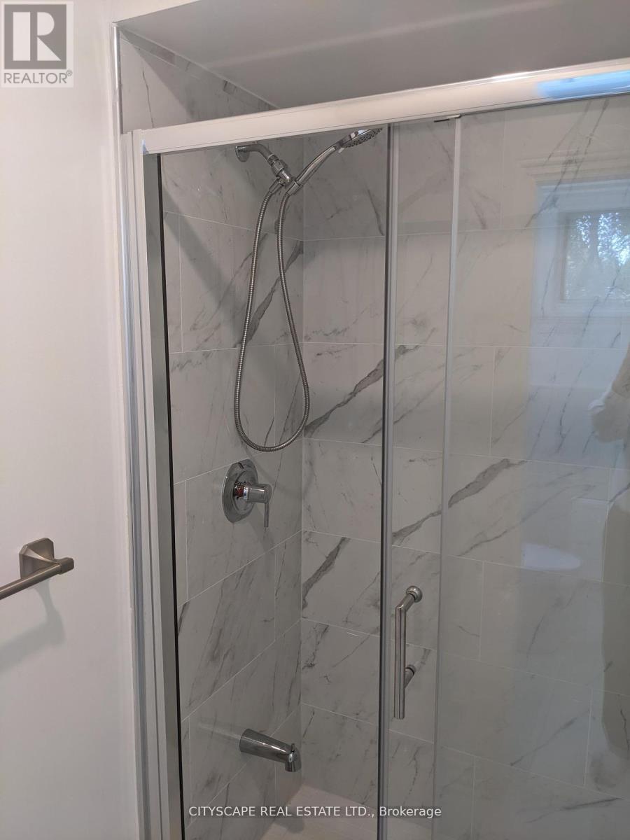 Photo 9 of Main 1345 St James Avenue, Mississauga ON