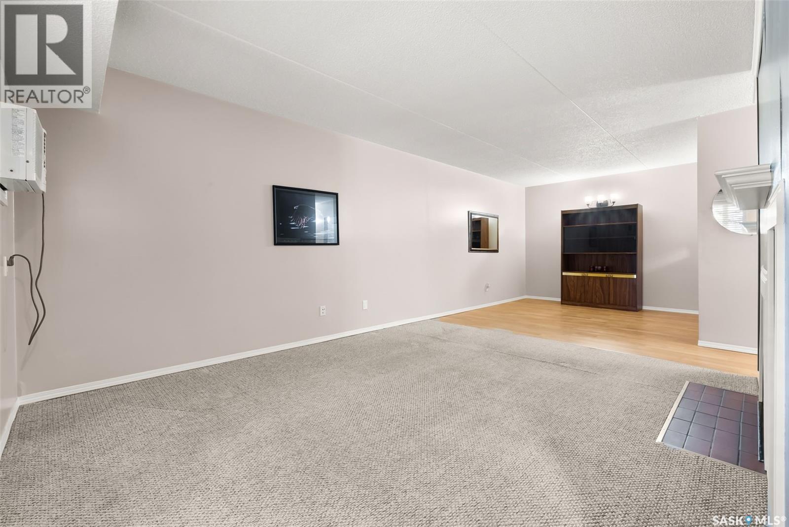 Photo 3 of 184 160 Gore Place, Regina SK