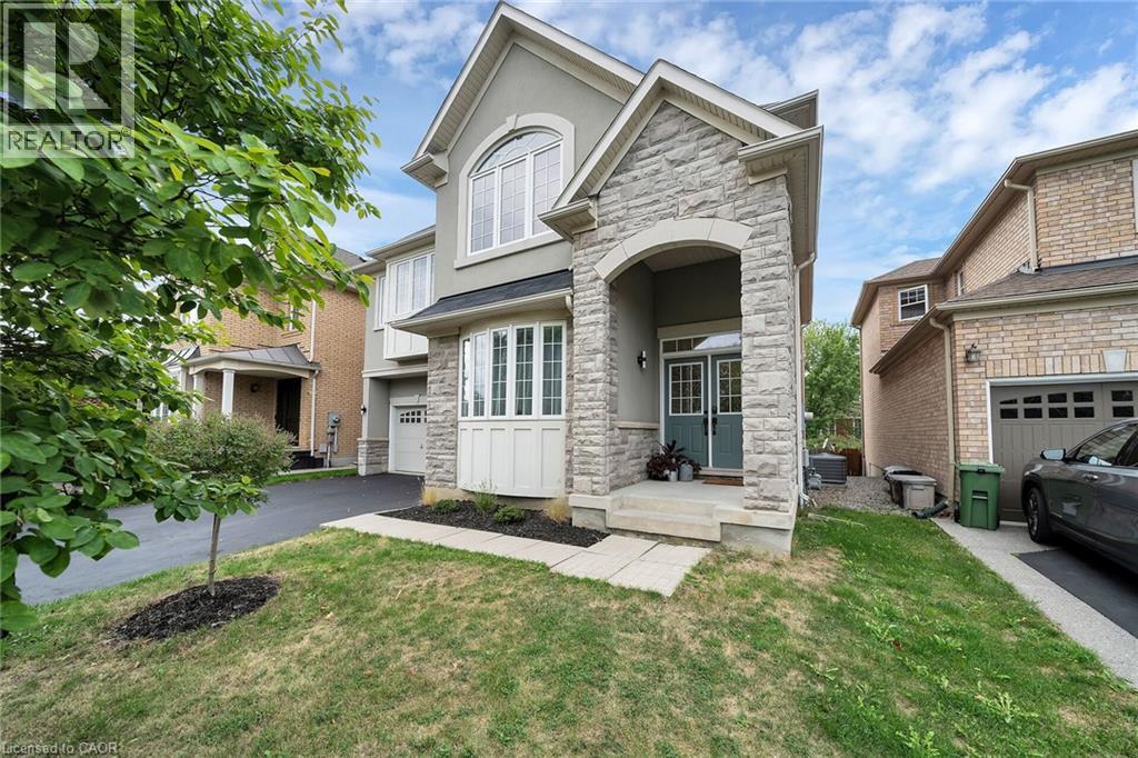 Photo 2 of 48 Montreal Circle, Hamilton ON