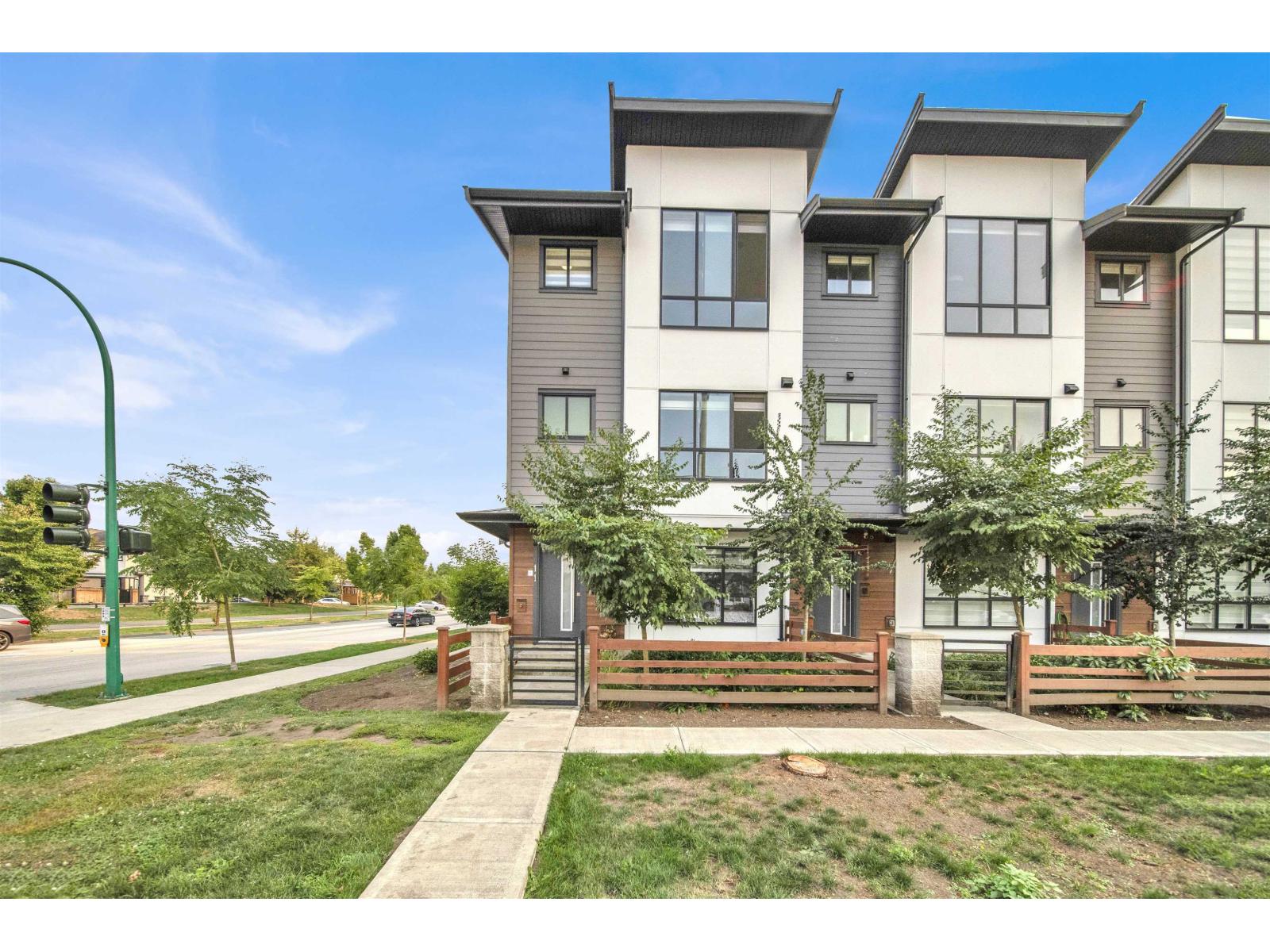 Photo 10 of 11 7177 194 A Street, Surrey BC
