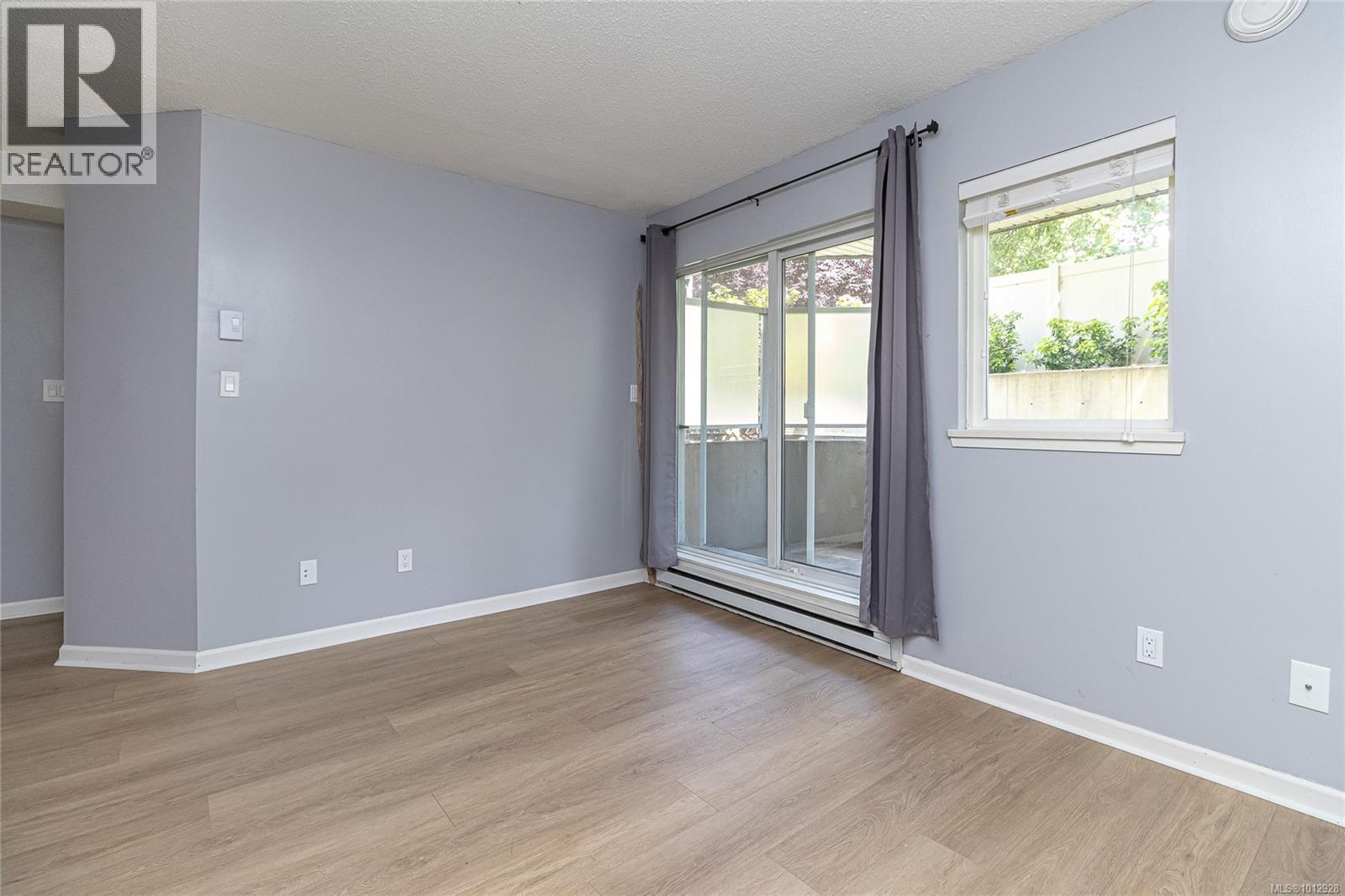 Photo 11 of 114 2520 Wark St, Victoria BC