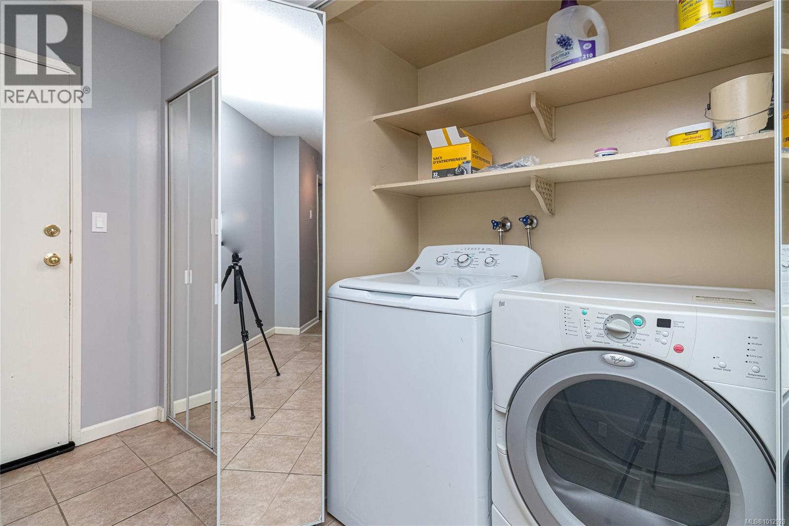Photo 24 of 114 2520 Wark St, Victoria BC