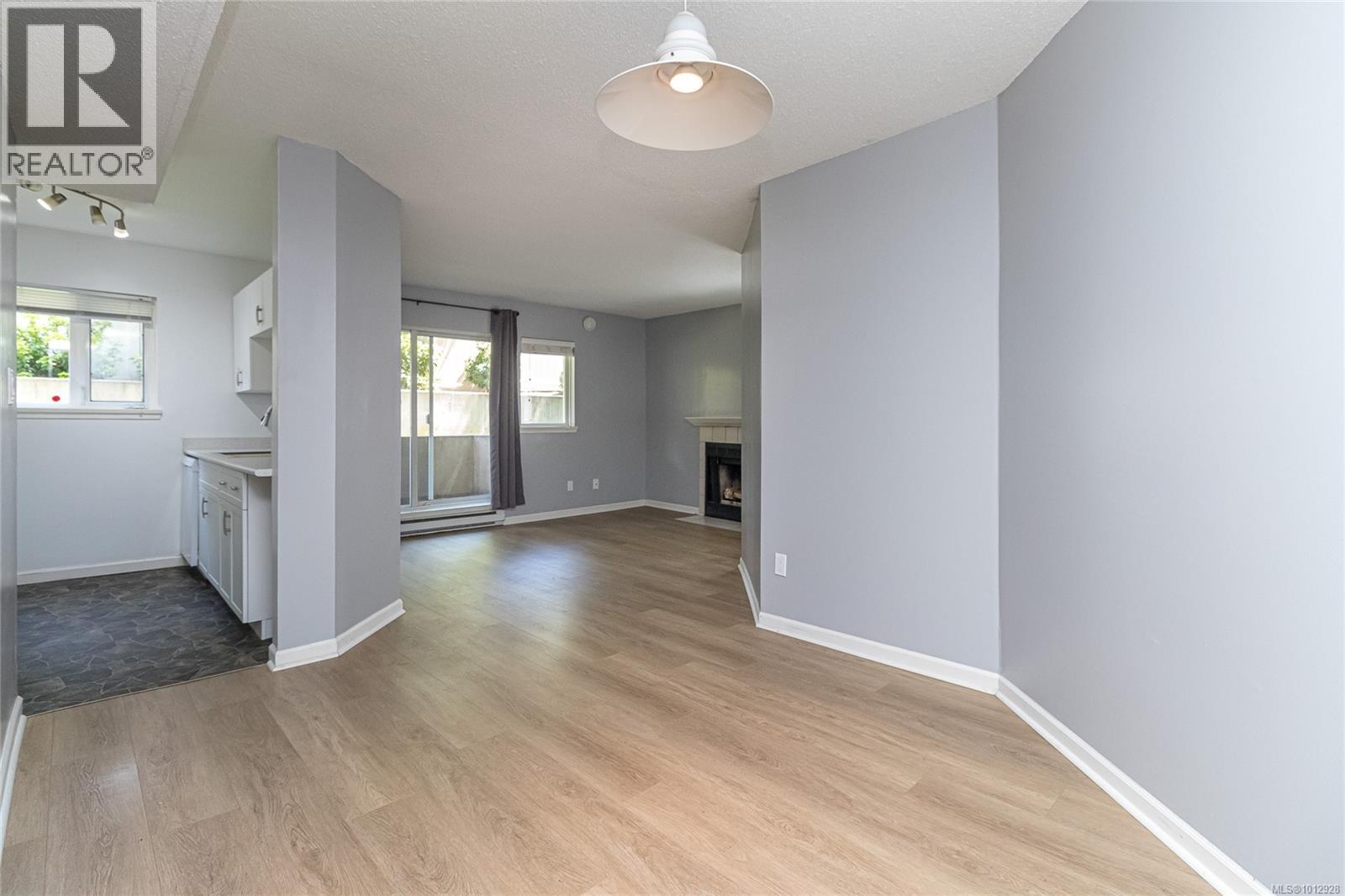 Photo 12 of 114 2520 Wark St, Victoria BC