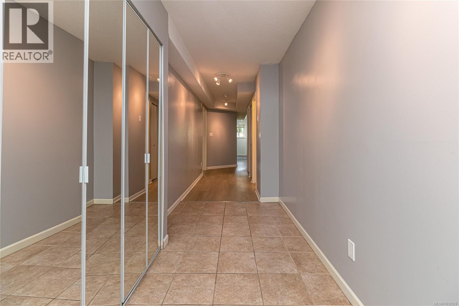 Photo 6 of 114 2520 Wark St, Victoria BC