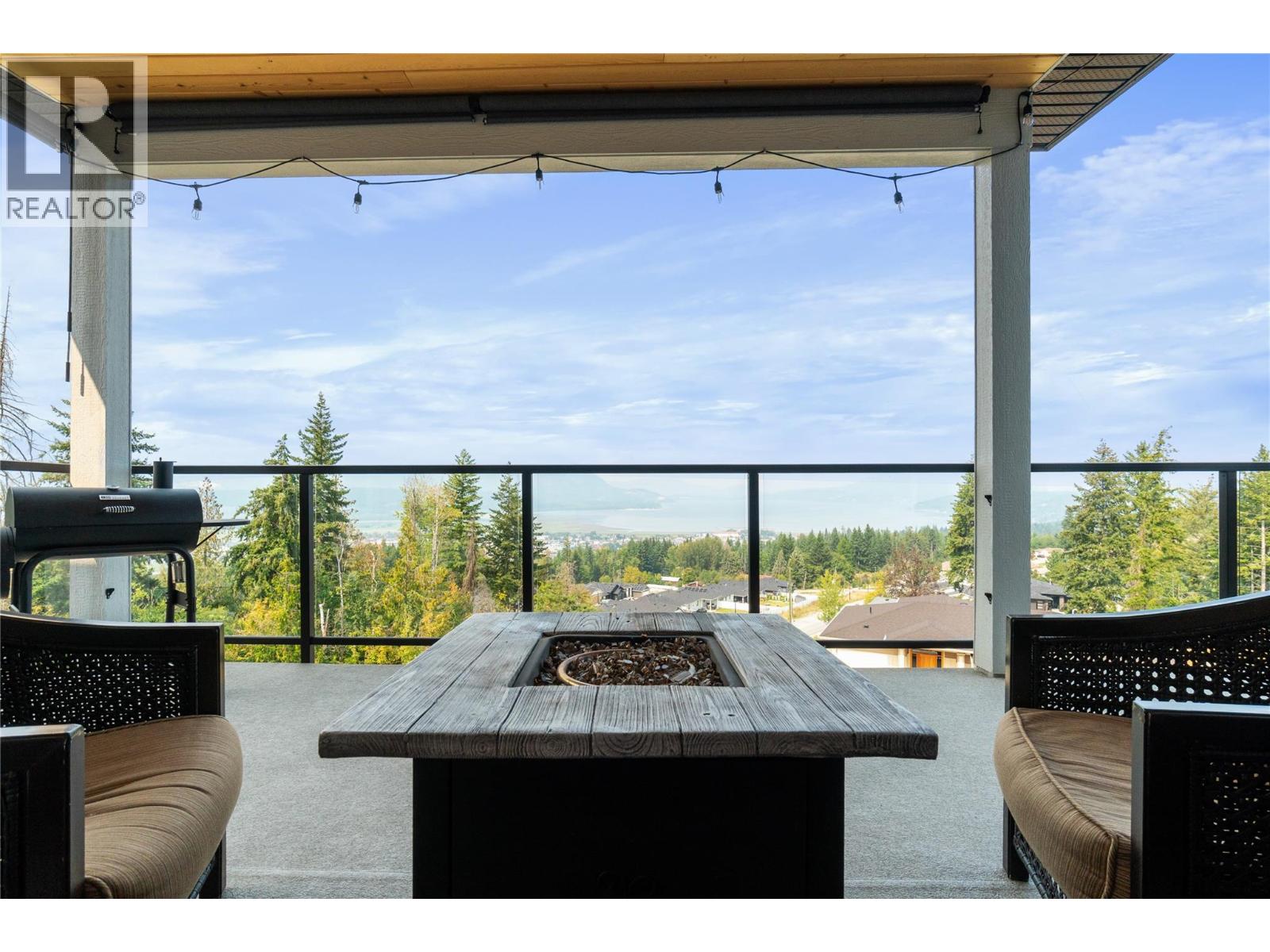 Photo 46 of 1021 17 Avenue Se, Salmon Arm BC