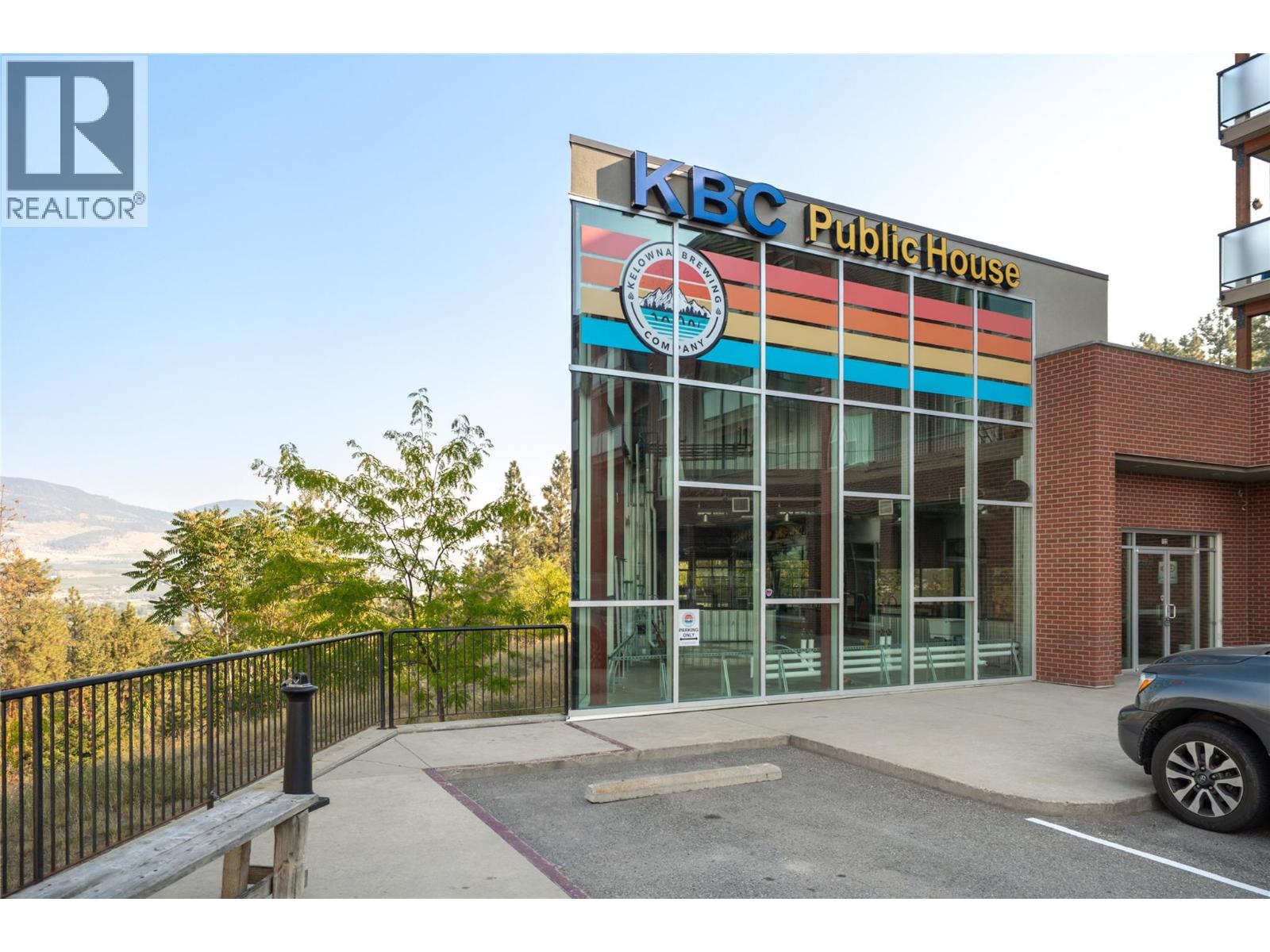 208 985 ACADEMY Way, Kelowna