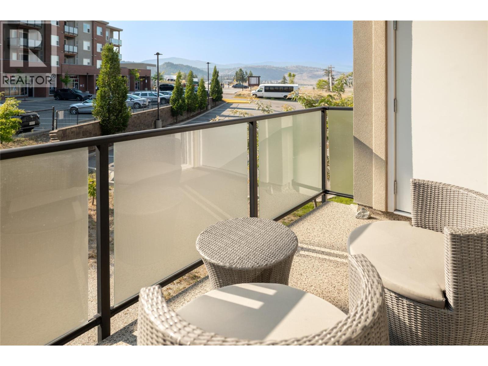 208 985 ACADEMY Way, Kelowna