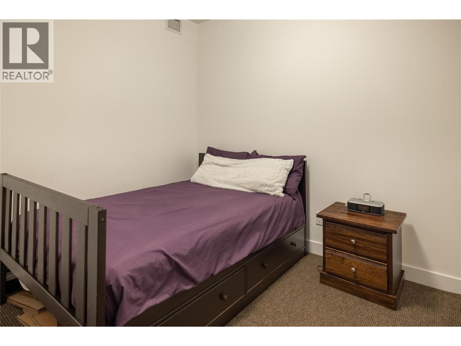 208 985 ACADEMY Way, Kelowna