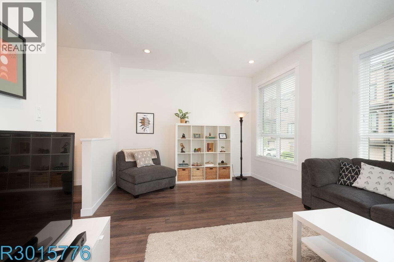 Photo 5 of 7 100 Wood Street, New Westminster BC