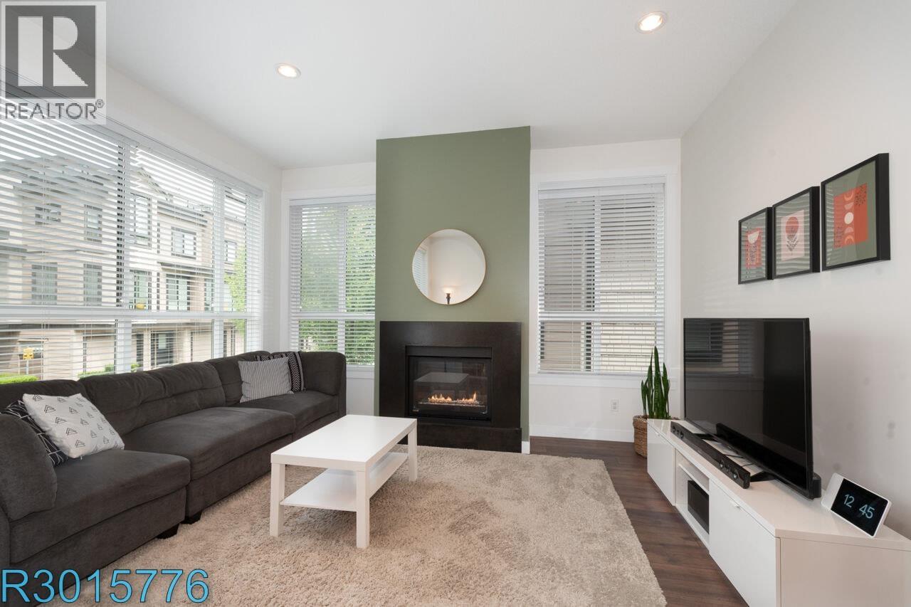 Photo 3 of 7 100 Wood Street, New Westminster BC