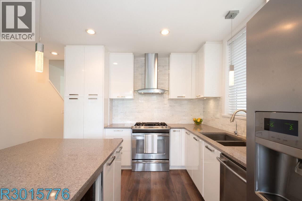 Photo 9 of 7 100 Wood Street, New Westminster BC