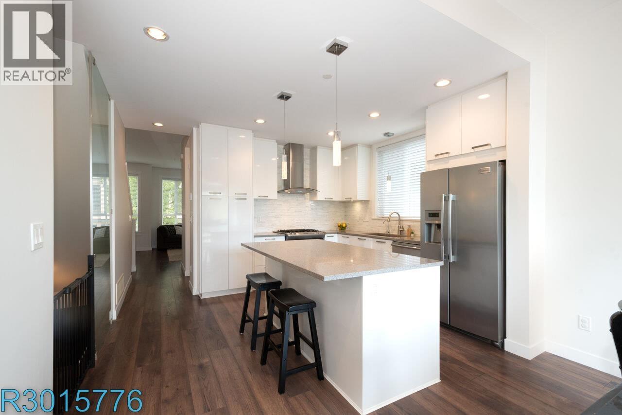 Photo 8 of 7 100 Wood Street, New Westminster BC