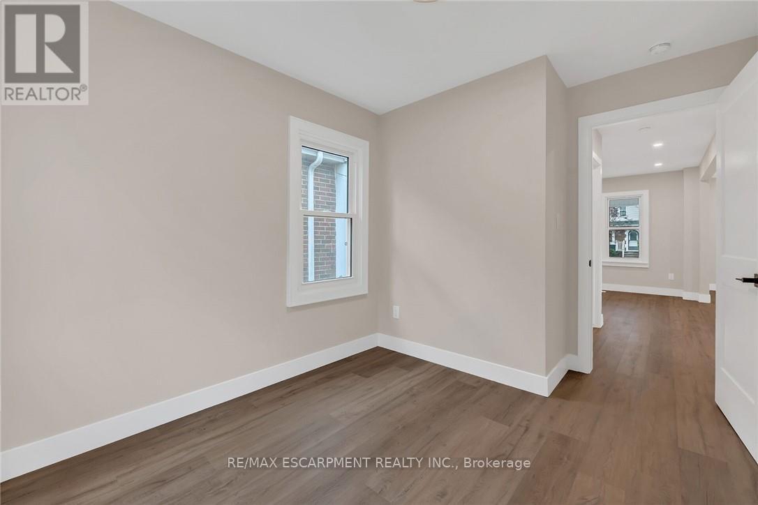 Photo 18 of 126 Auburn Avenue, Hamilton ON