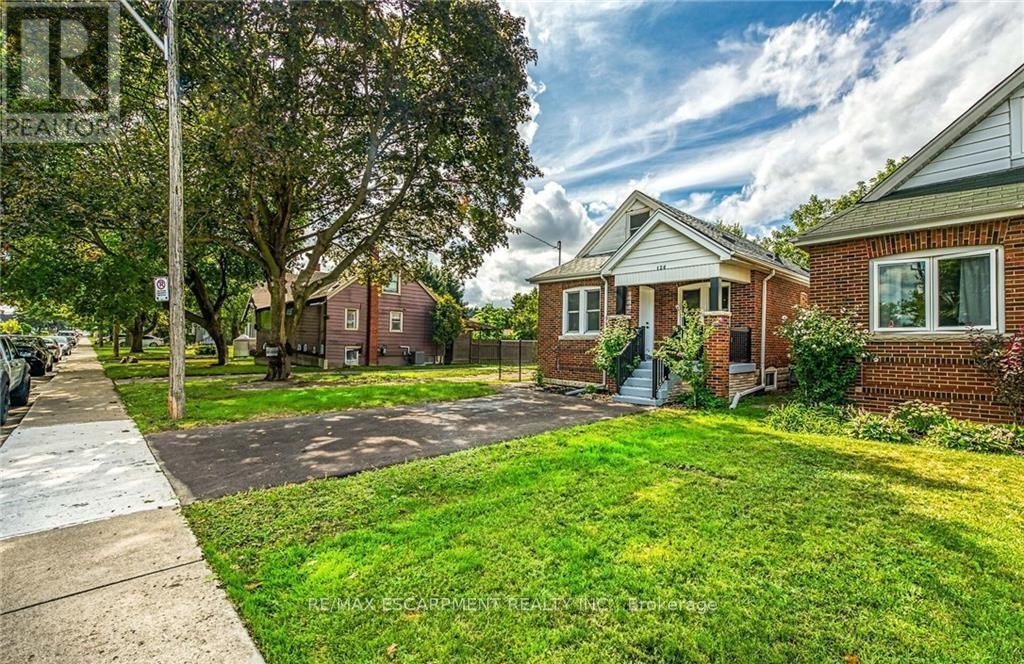 Photo 2 of 126 Auburn Avenue, Hamilton ON
