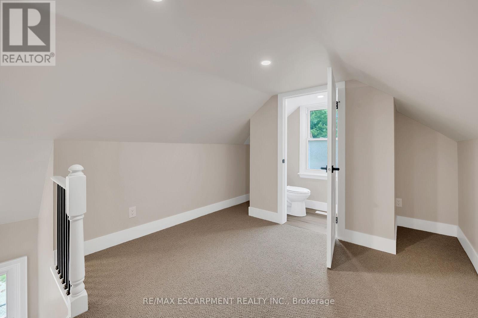 Photo 26 of 126 Auburn Avenue, Hamilton ON