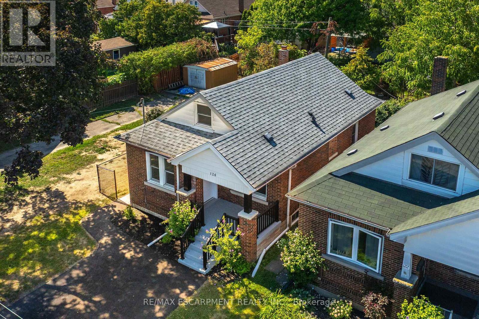 Photo 3 of 126 Auburn Avenue, Hamilton ON