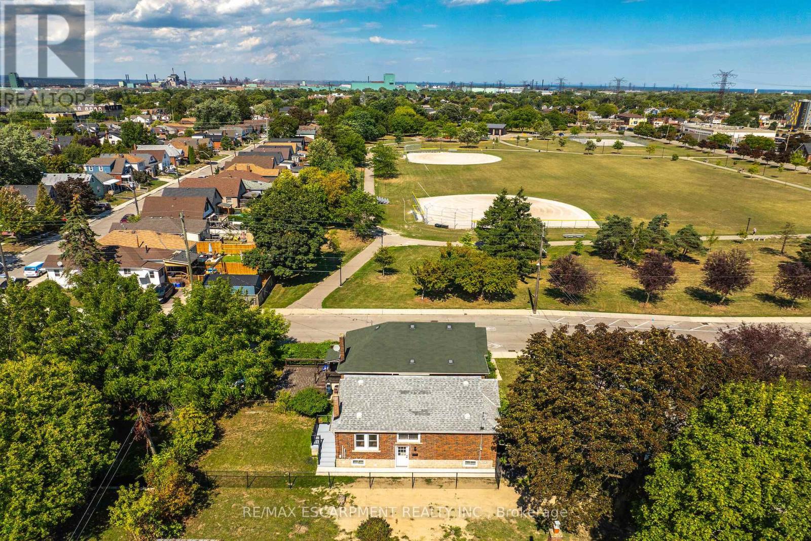 Photo 4 of 126 Auburn Avenue, Hamilton ON